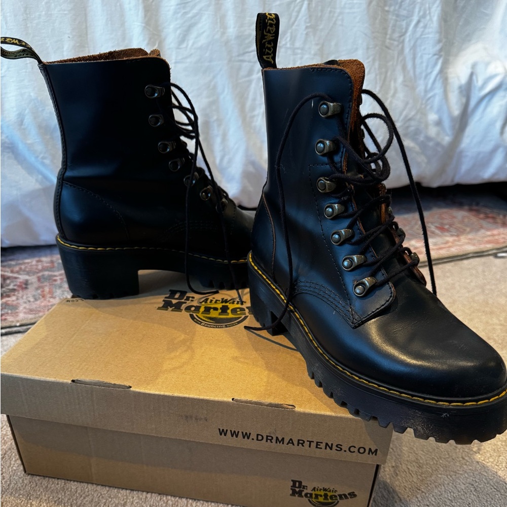 WOMEN’S DR MARTENS LEONA VINTAGE SMOOTH BLACK LEATHER PLATFORM HEELED HIGH BOOTS